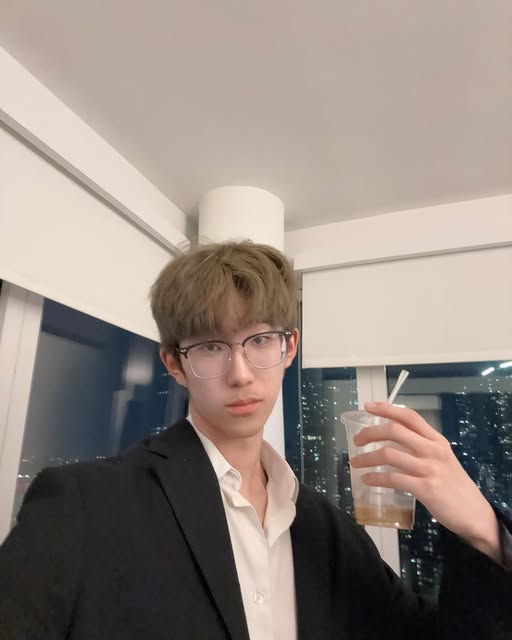 Ted 的 Instagram 公开帖子封面 09